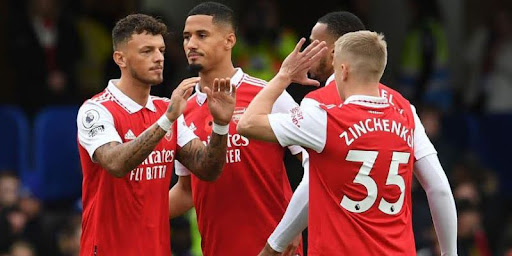 Hau Ve La Gi 2 Những vị trí trong hàng hậu vệ bao gồm trung vệ và hậu vệ cánh